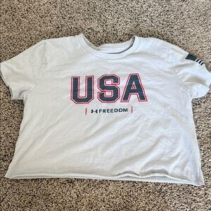 Under Armour Women’s gray cropped  USA Freedom T-Shirt SZ S